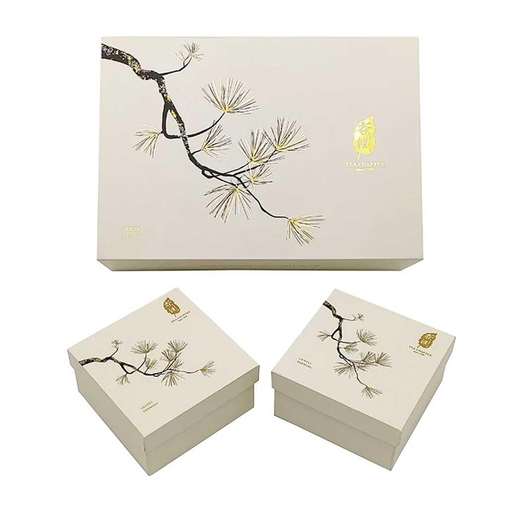 Exterior of custom magnetic folding box