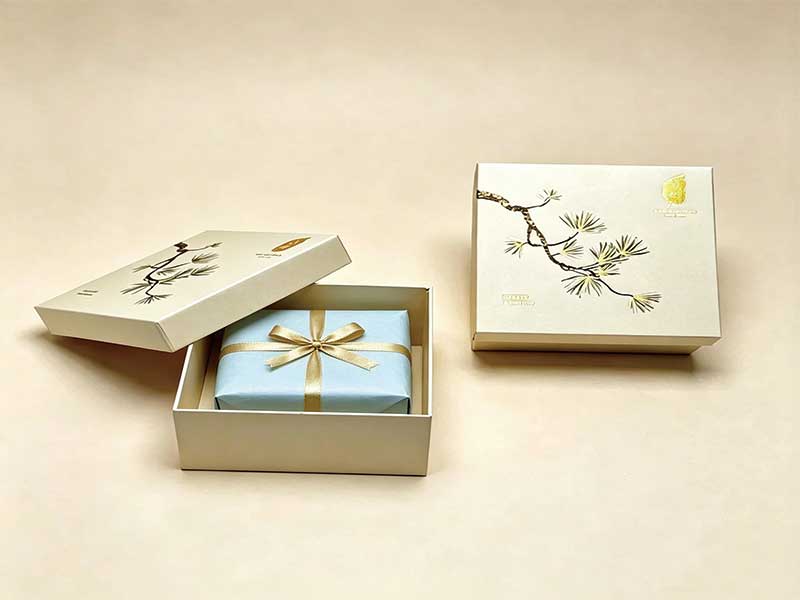 Luxury gifts packaging