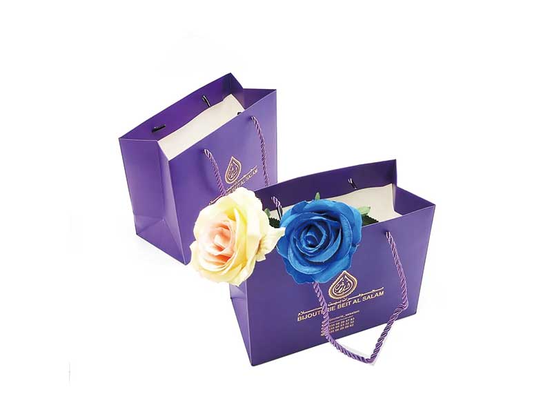 Gift shops packaging with reusable bags