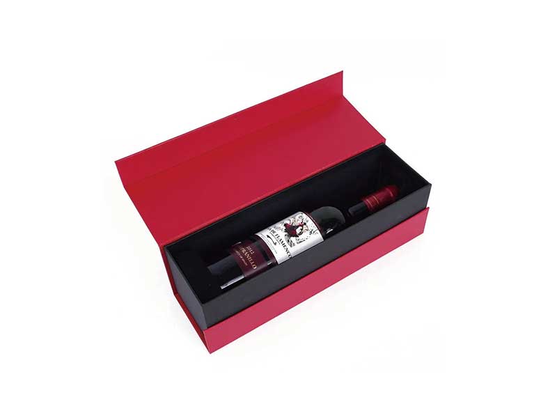 Custom magnetic wine box with premium finishing and gold foil stamping