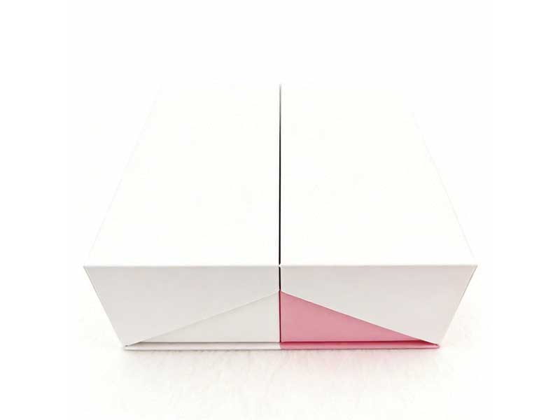 Custom magnetic double-door box for perfume packaging
