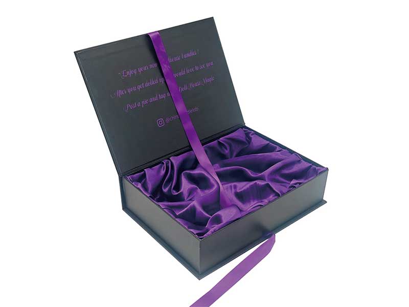 Custom magnetic rigid paper box for premium gift sets with matte lamination