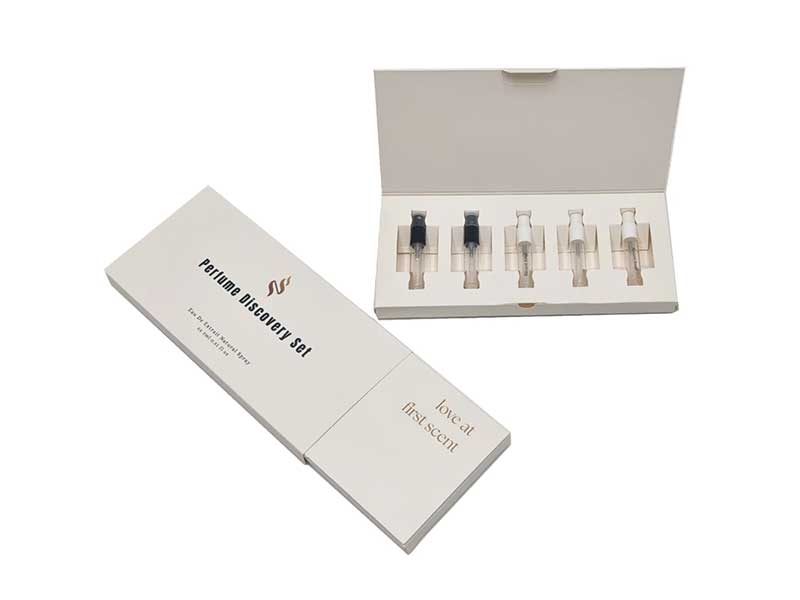 Makeup product folding box