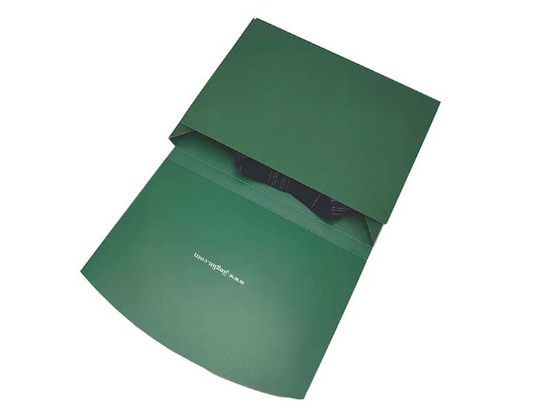 Custom kraft paper envelope for packaging and promotional use