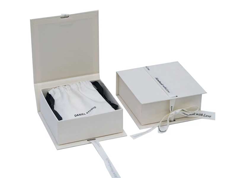 White book-shaped magnetic boxes for luxury jewelry