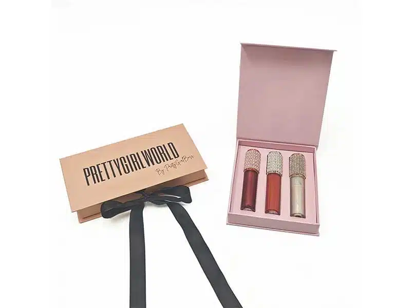 Magnetic flip-top makeup tools box with silk lining